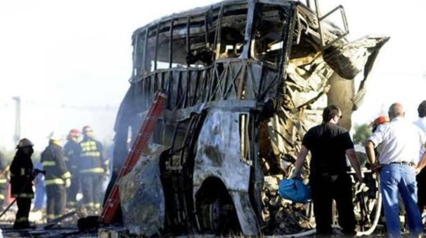 Arjantin'deki kazada yolcu otobüsü tost oldu