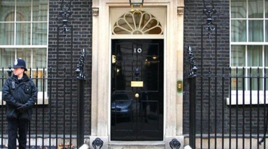 Başbakanlık konutu önünde porno skandalı