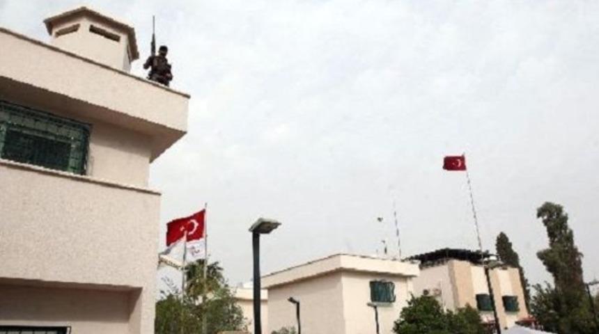 Musul Başkonsolosu'nun konvoyuna bombalı tuzak