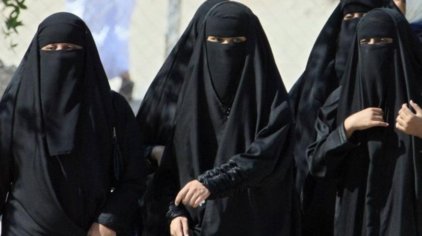 Erkek doktor içeri alınmadı, kız öğrenci öldü