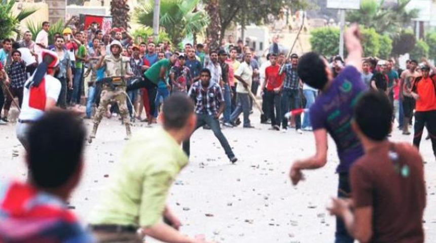 &lsquo;İnsanlar korkudan sakalını kesiyor&rsquo;