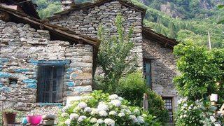 İtalyan köyü 245 bin Euro’ya açık artırmada