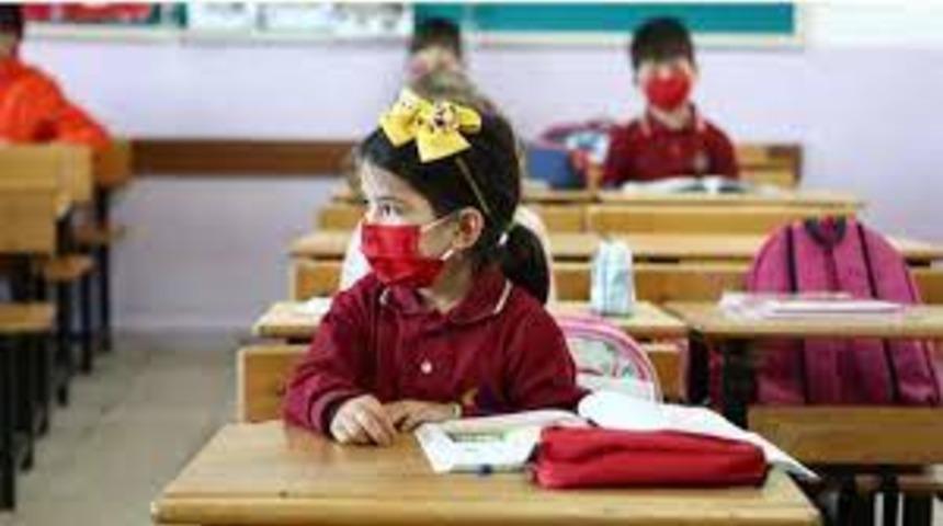 Okullar kapanacak mı? Omicron varyantı sebebiyle okullarda uzaktan eğitime geçilecek mi? Yüz yüze eğitim bitiyor mu?