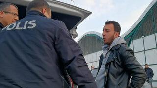 Alkolün etkisiyle ayakta durmakta zorlandı! Polisten isteğiyle pes dedirtti