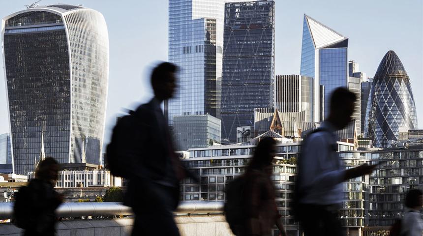 İngiltere, zengin yabancılara verilen yatırımcı vizesini kaldırılıyor