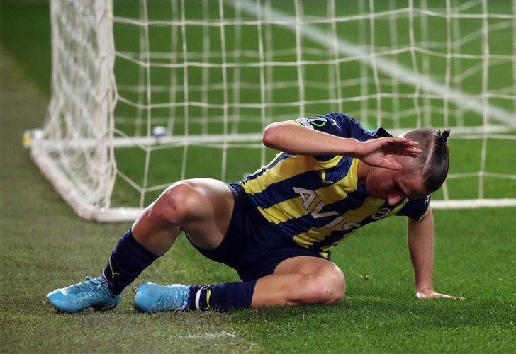 Son dakika: Fenerbahçe evinde Slavia Prag'a karşı yıkıldı! Kimse böyle skor beklemiyordu...