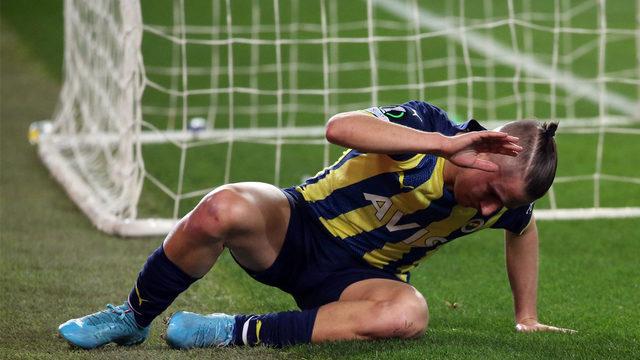 Son dakika: Fenerbahçe evinde Slavia Prag'a karşı yıkıldı! Kimse böyle skor beklemiyordu...