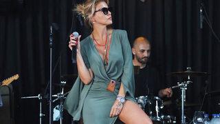 Gülben Ergen evde kaza geçirdi! Hastaneden paylaştı