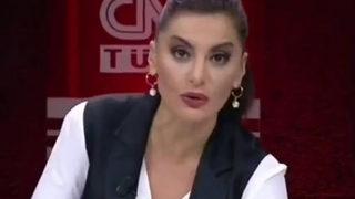 Hande Fırat sosyal medyanın diline düştü! 'Geççek' şarkısıyla gündem olan Tarkan'la ilgili paylaşımları okurken sahte Bakan Koca hesabına yer verdi