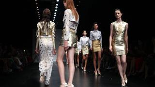 Beklenen Özgür Masur Defilesi