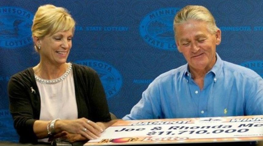 Milyoner oldu ama garsonluk yapacak