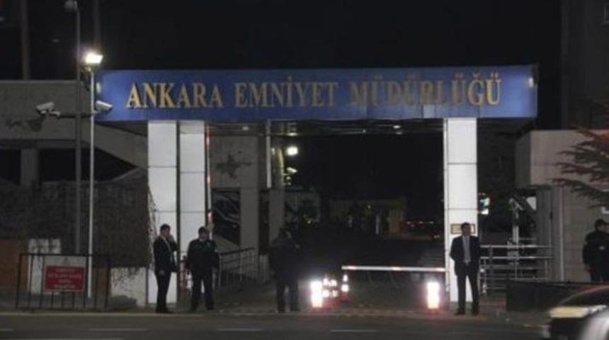 Emniyet'te deprem devam ediyor