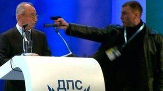 Türk vekile silah çekmişti, cezası belli oldu