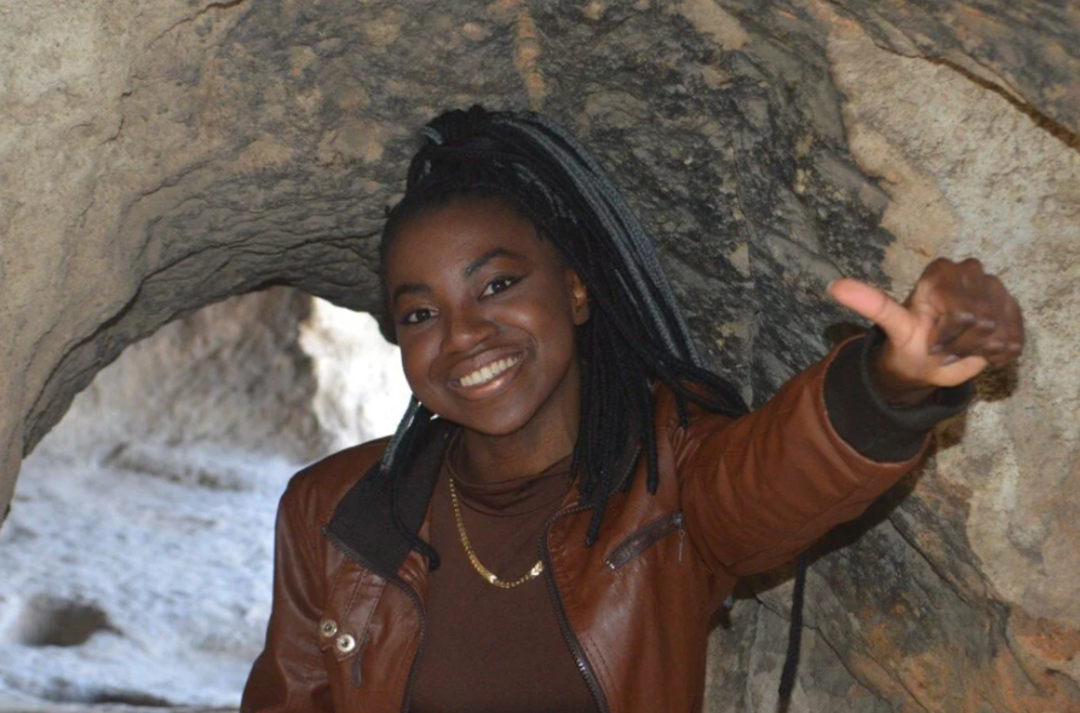 Afyonkarahisar'ın Zambiyalı g&ouml;n&uuml;ll&uuml; tanıtım el&ccedil;isi! Sosyal medyada g&uuml;ndem yaratmayı başardı