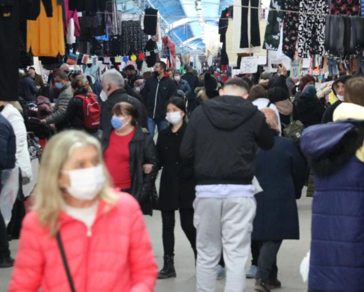 Bu Cuma da görüntü değişmedi! Bulgarlar Edirne'ye akın etti: Altını da buradan alıyoruz, hastaneye de buraya geliyoruz G3