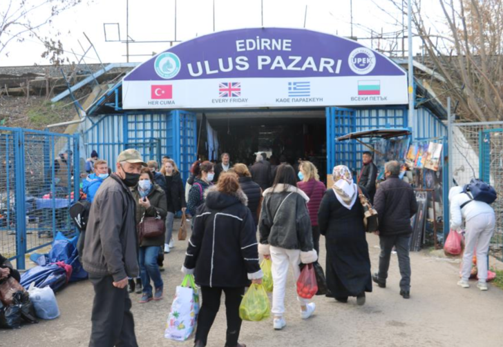 Bu Cuma da görüntü değişmedi! Bulgarlar Edirne'ye akın etti: Altını da buradan alıyoruz, hastaneye de buraya geliyoruz G4