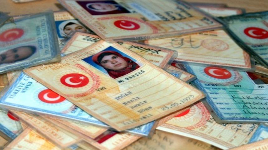 Evli kadın, sadece kızlık soyadını da kullanabilecek