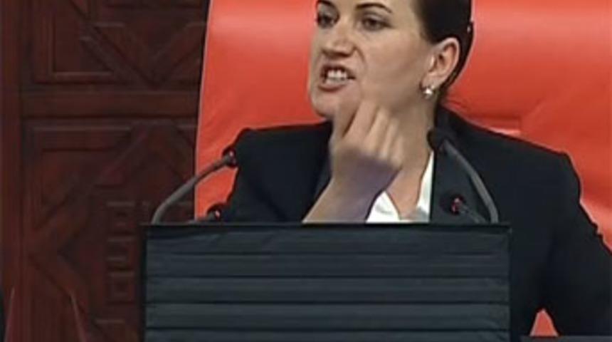 Meral Akşener'in &ccedil;ıldırdığı an!