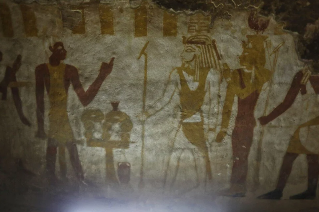 Mısır&rsquo;a firavun d&ouml;nemine ait Benentiyo Kayalığı tarihe ışık tutuyor! G&uuml;n&uuml;m&uuml;ze kadar ulaştırıyor