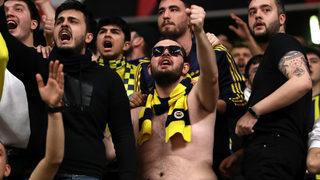 Fenerbahçe Beko - Galatasaray Nef maçına ara verilmiş, tribünler boşaltılmıştı! Olaylı derbide galip Fenerbahçe Beko