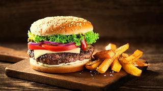 Hamburgerini dolapta unuttu! 5 yıl sonra bulduğunda gözlerine inanamadı