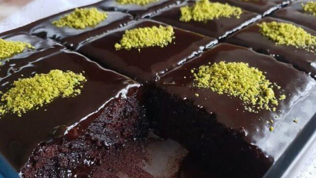 Çikolata ve kekin enfes birleşimi ıslak kek nasıl yapılır? Islak kek tarifi ve malzemeleri nelerdir?