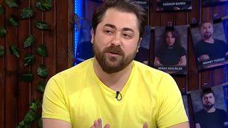 Survivor Ekstra sunucusu Semih Öztürk'ün eşi Kurretülayn Matur göğüs dekolteli banyo pozunu paylaştı