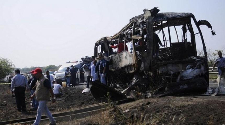 Meksika'da otobüs kazası: 36 ölü