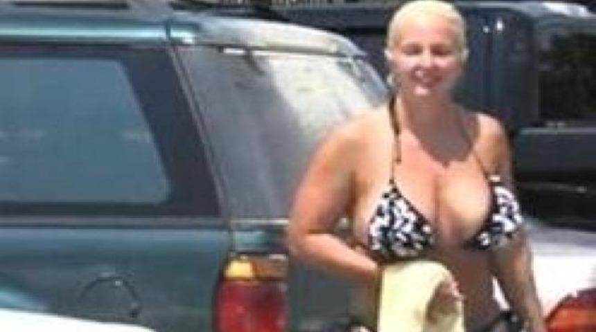 &ldquo;Bikinin seksi&rdquo; deyip kovdular