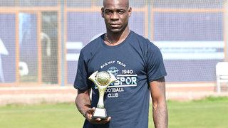 Adana'da yeniden doğan Mario Balotelli ödülü kaptı!