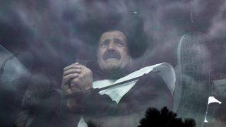 Migros çalışanı Gülabi Aksu kimdir? Gülabi Aksu neden kelepçelendi? Migros işçileri neden grev yaptı?