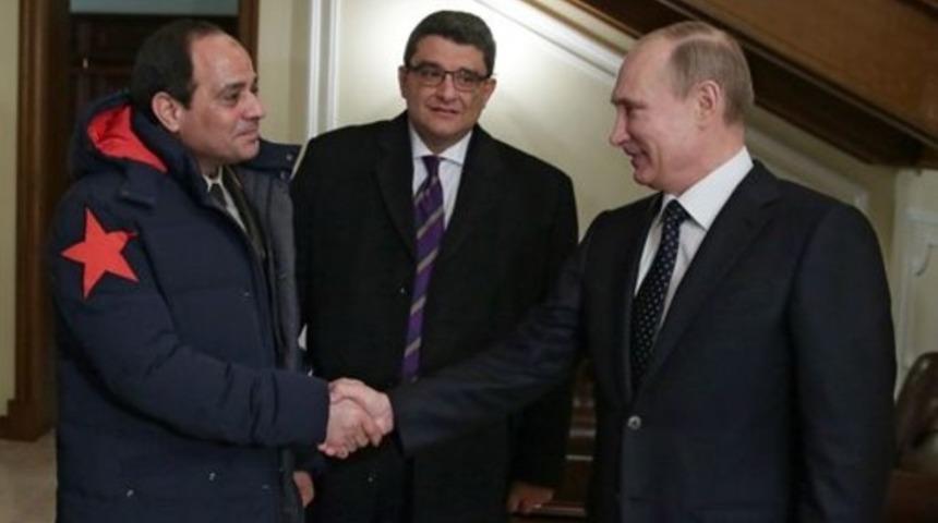 Sisi'den Putin'e Kızıl Yıldız jesti