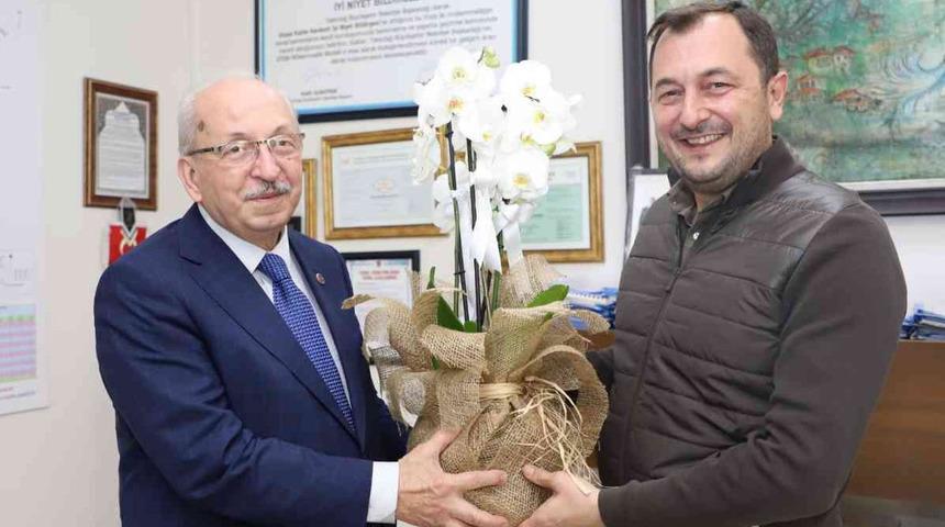 AK Partili Belediye Başkanından, CHP'li Belediye Başkanına doğum günü sürprizi