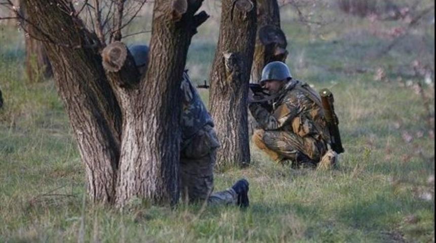 Protestocuların elindeki havaalanı basıldı: 4 ölü, 2 yaralı