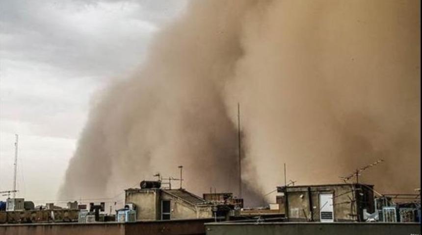 İran'da şiddetli fırtına 5 can aldı