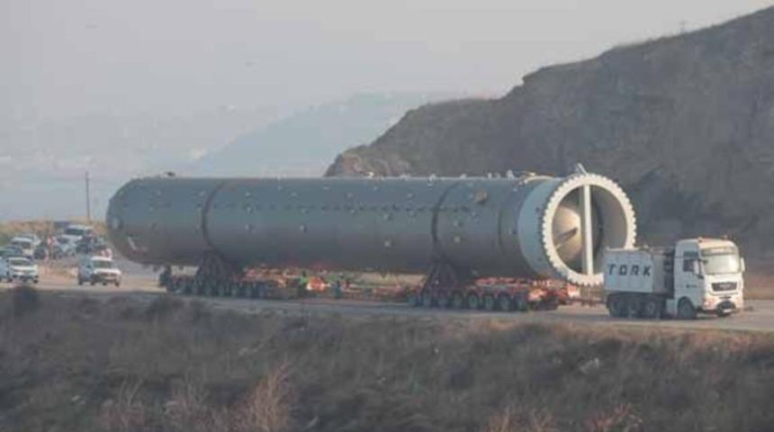 Tank, 128 tekerlekli TIR'la taşındı