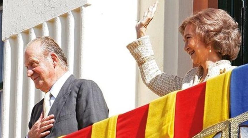 İspanya'da kral tahtını oğluna devretti