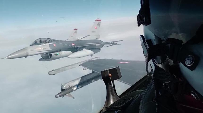 Türk F-16’ları Karadeniz'de! MSB görüntüleri paylaştı