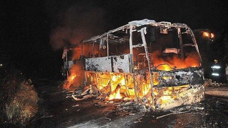 Yolcu otobüsü kamyonla çarpıştı: 47 ölü