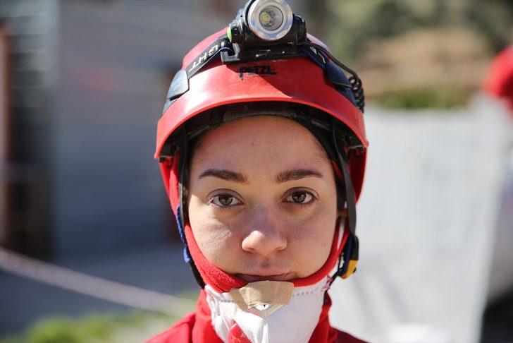 Afetlerde hayat kurtaran AKUT'un gönüllü kadınları eğitimde G3