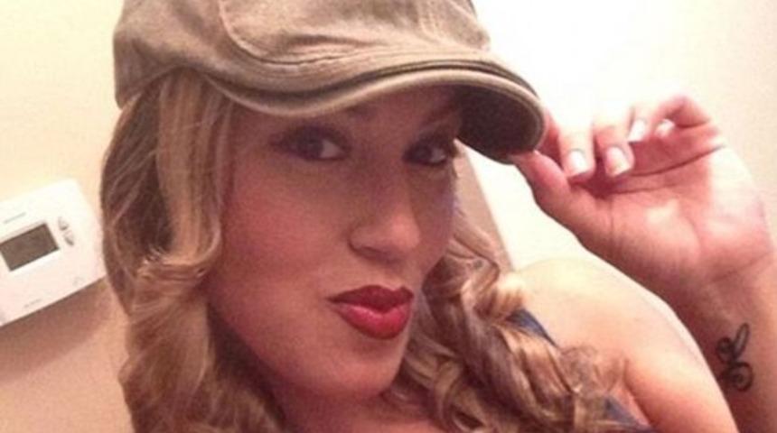 Hayvanlara eziyet eden porno çevirdikleri için tutuklandılar