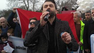 Aşı dayatmasına karşıyız deyip sokağa çıktılar: Sistem Bill Gates tarafından fonlanıyor