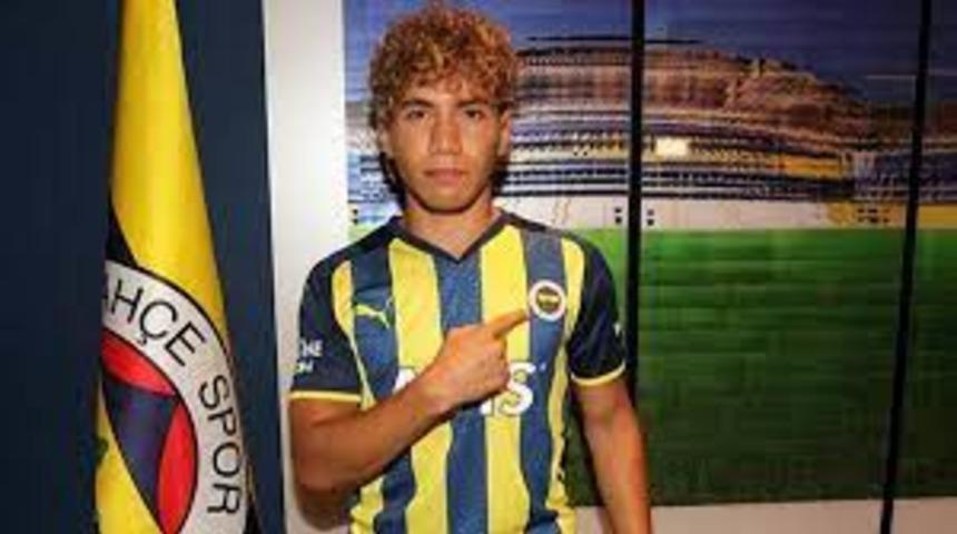 Çağtay Kurukalıp kimdir, aslen nereli? Fenerbahçe'de forma giyen Çağtay Kurukalıp kaç yaşında ve hangi takımlarda oynadı?