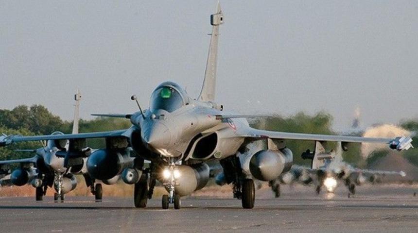 Fransa IŞİD'i vurmaya başladı