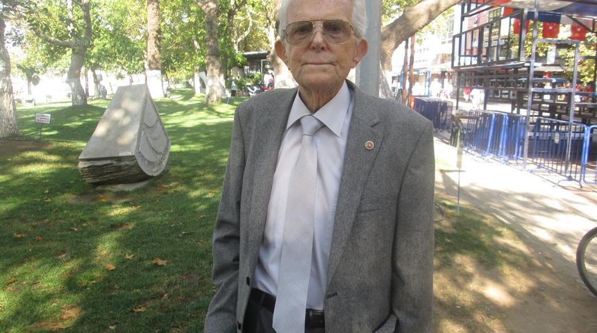 Eski CHP Milletvekili Hasan Tahsin Uzun hayatını kaybetti! Hasan Tahsin Uzun kimdir?