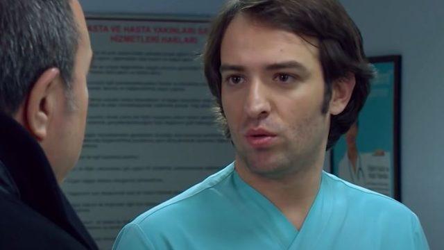 Arka Sokaklar'ın Doktor Yavuz'u son haliyle şaşkına çevirdi! ''Yıllar sana acımamış doktor''