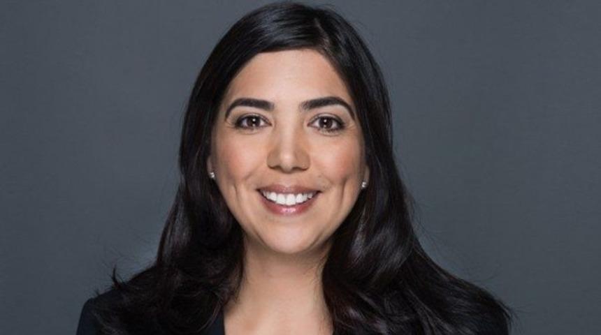 Almanya'daki ilk T&uuml;rk bakan Ayg&uuml;l &Ouml;zkan'dan s&uuml;rpriz karar