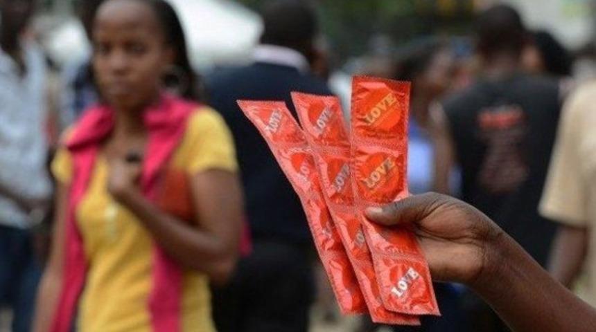 Uganda'da 'küçük prezervatif' sorunu