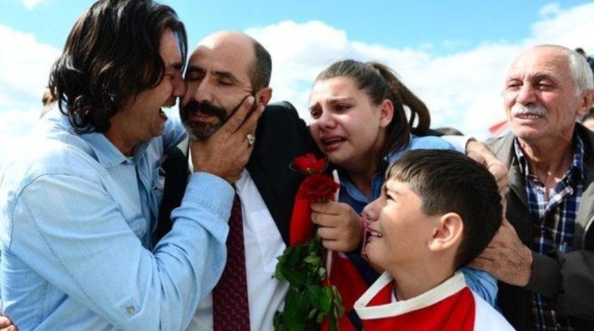 Dünya Türk rehinelerin serbest bırakılmasını böyle duyurdu