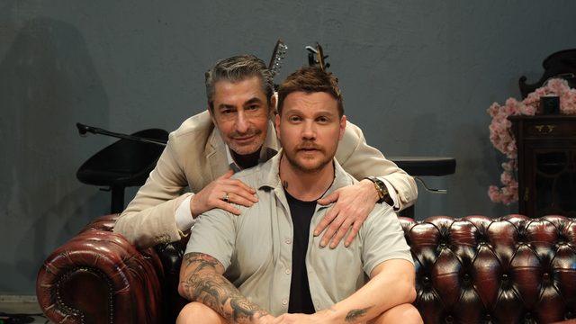 Kırmızı Oda'nın Sadi'si Erkan Petekkaya'dan 'Yollar Seni Gide Gide' performansı!